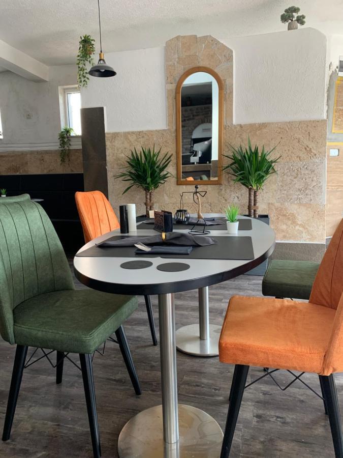 Apartmani & Restoran -S O K O- סייניצה מראה חיצוני תמונה
